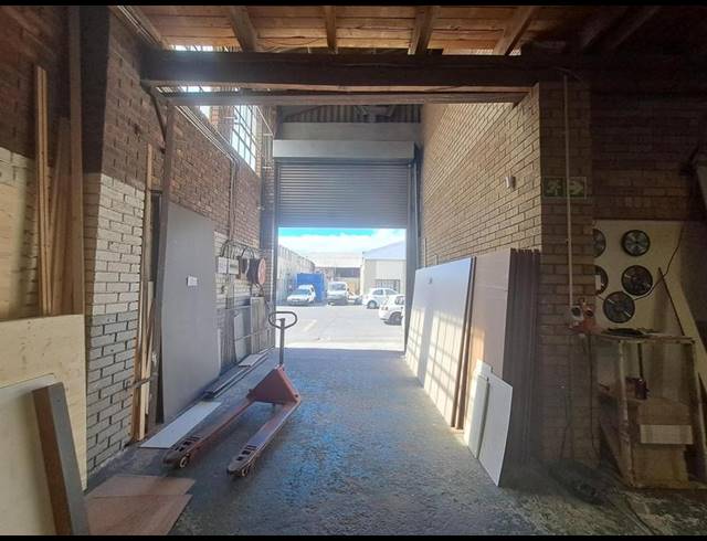 INDUSTRIAL PROPERTY TO RENT IN BEACONVALE
